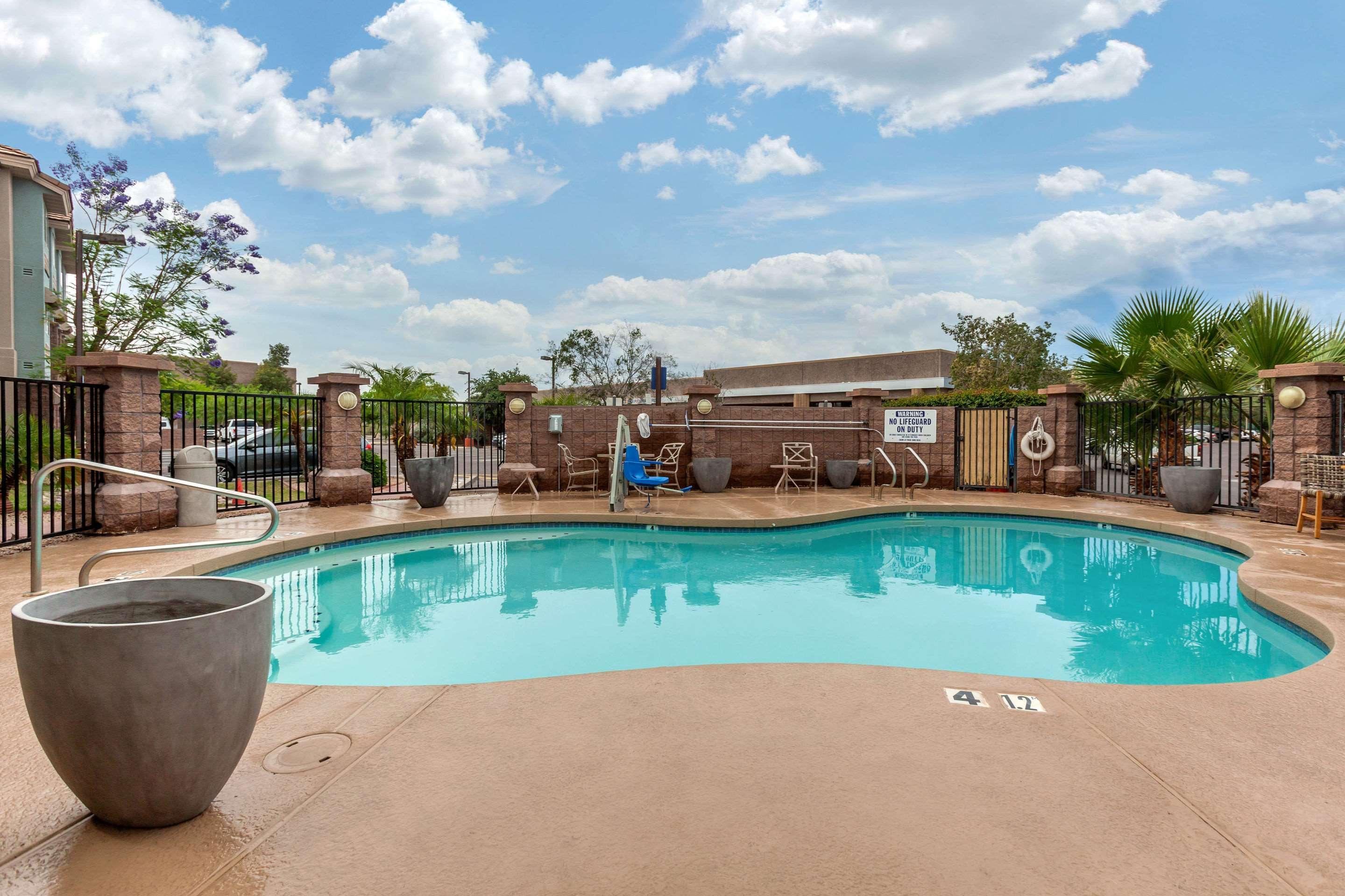 La Quinta Inn & Suites By Wyndham Tempe University, Phoenix Экстерьер фото