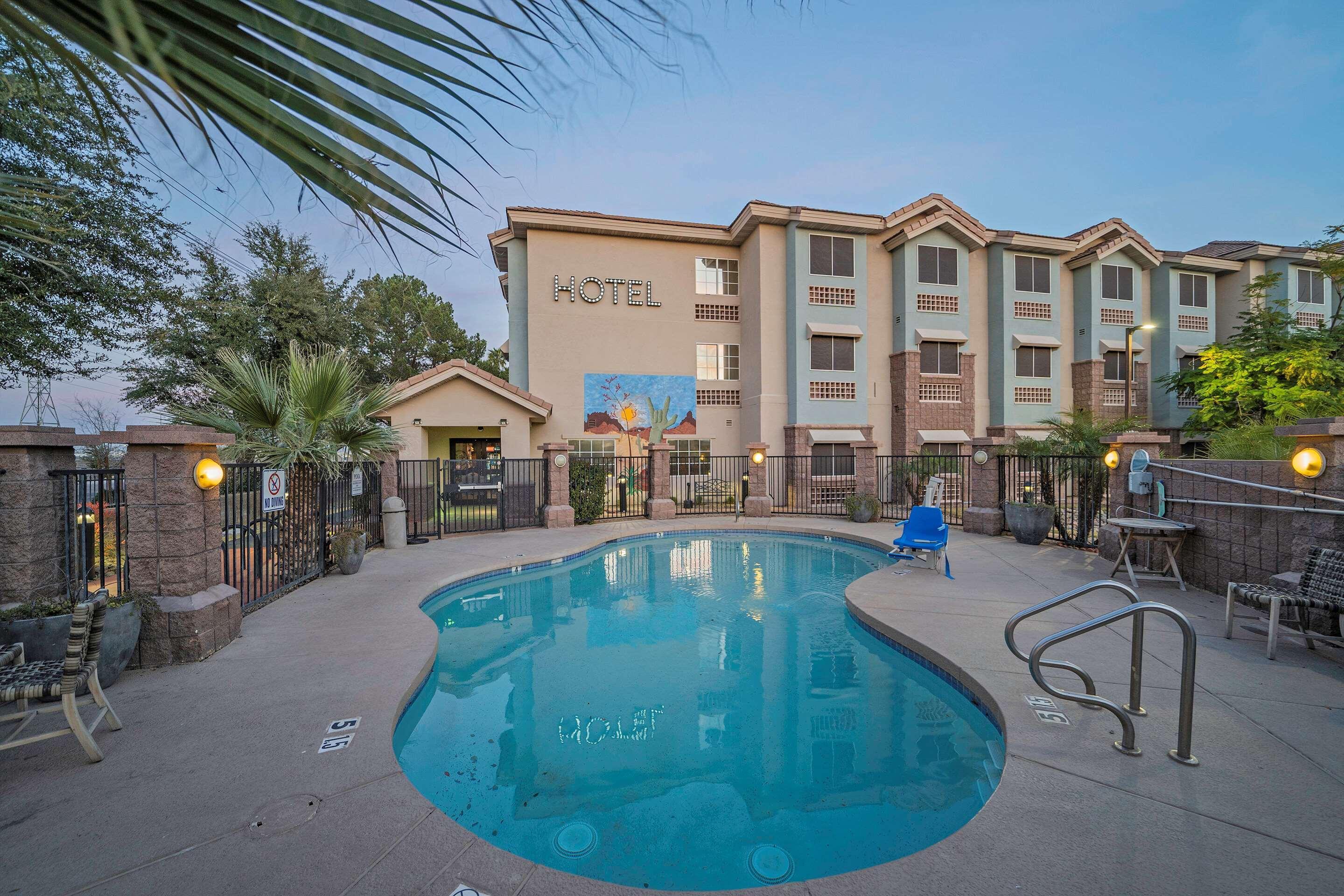 La Quinta Inn & Suites By Wyndham Tempe University, Phoenix Экстерьер фото