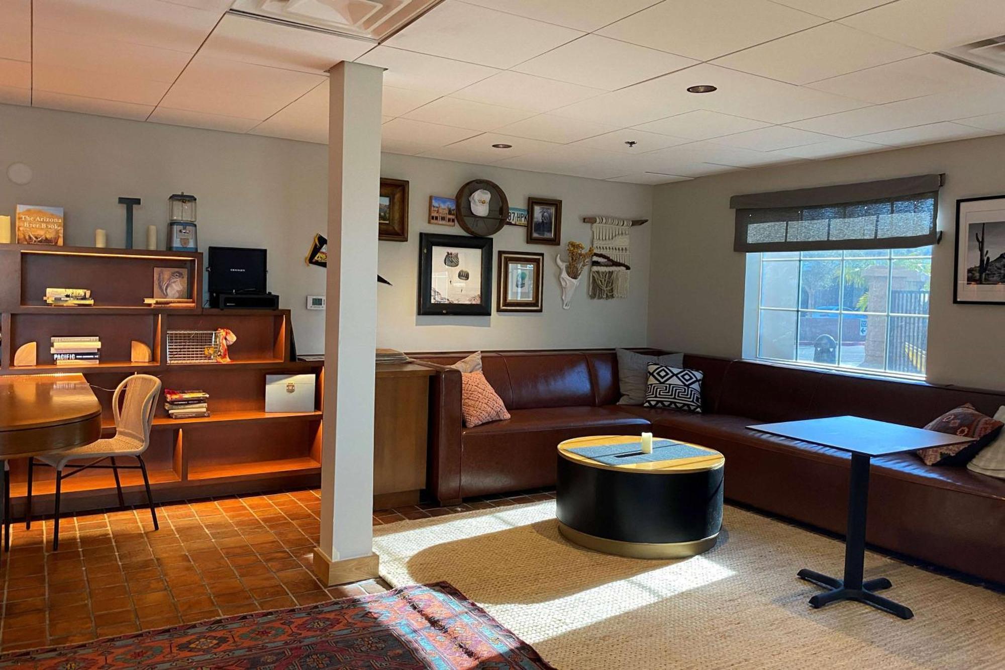 La Quinta Inn & Suites By Wyndham Tempe University, Phoenix Экстерьер фото